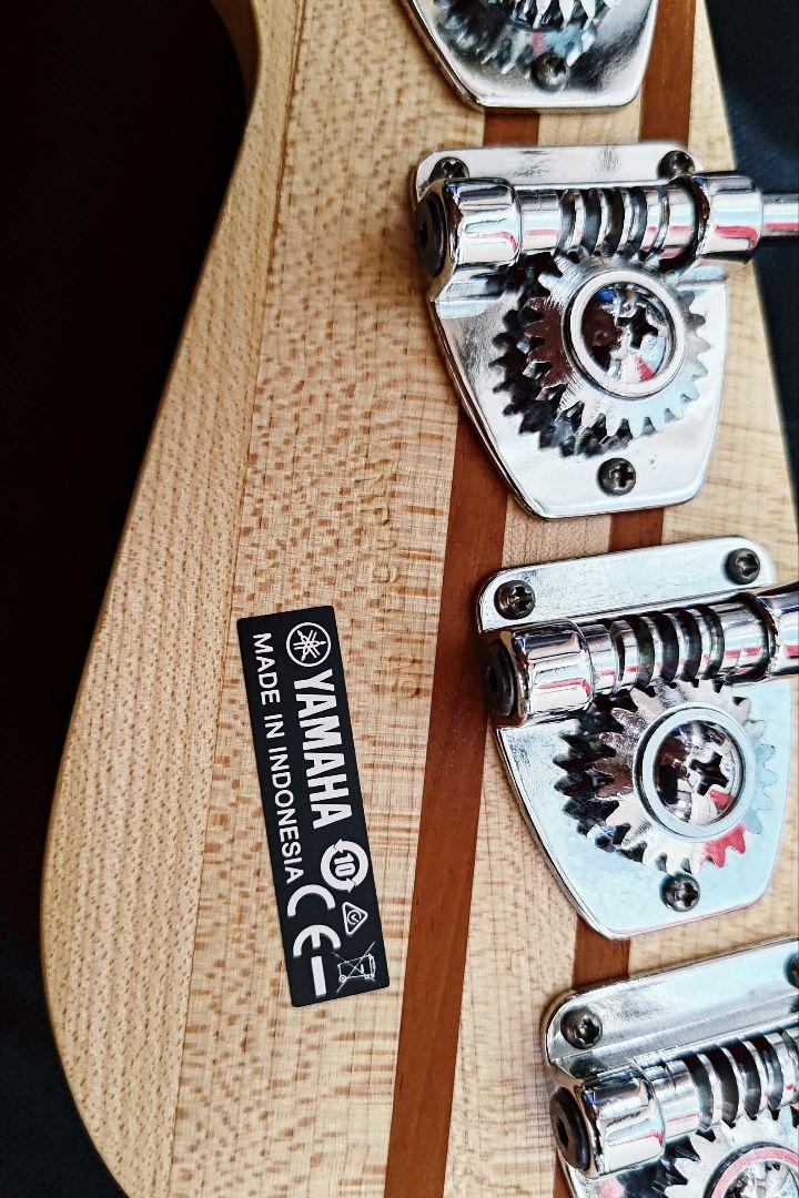 ベース Yamaha BB424X