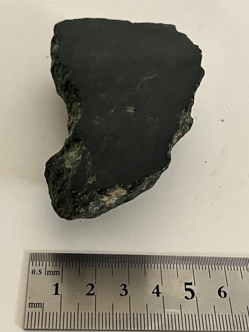 ミャンマー産天然本翡翠原石231g1面カット磨き済み 高品質綺麗