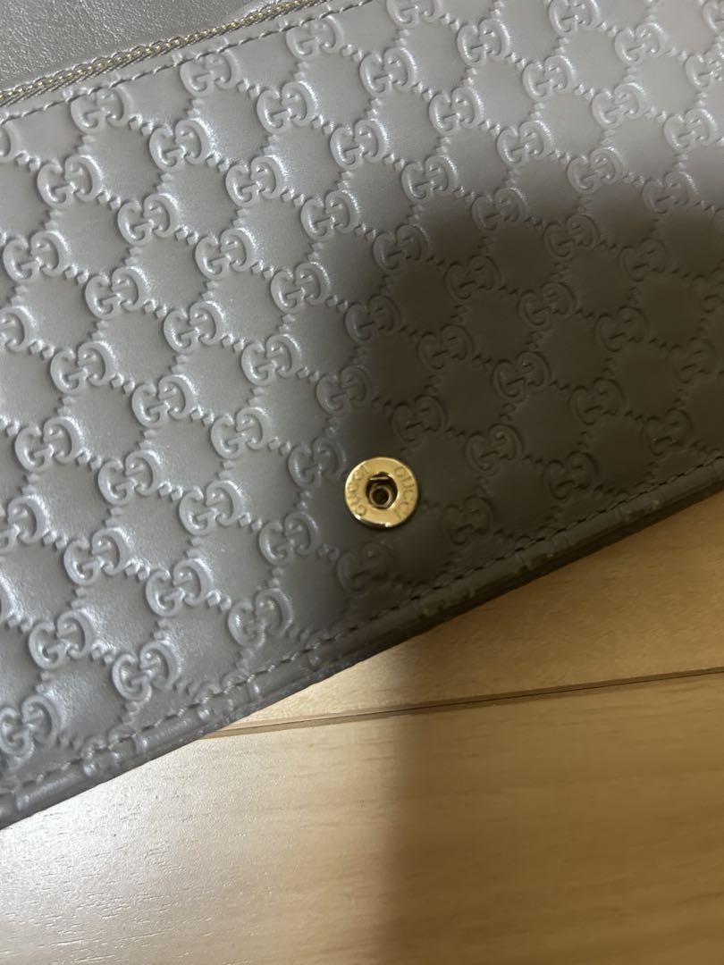 GUCCI グレー 型押しロゴ チェーンウォレット　ショルダーバッグ