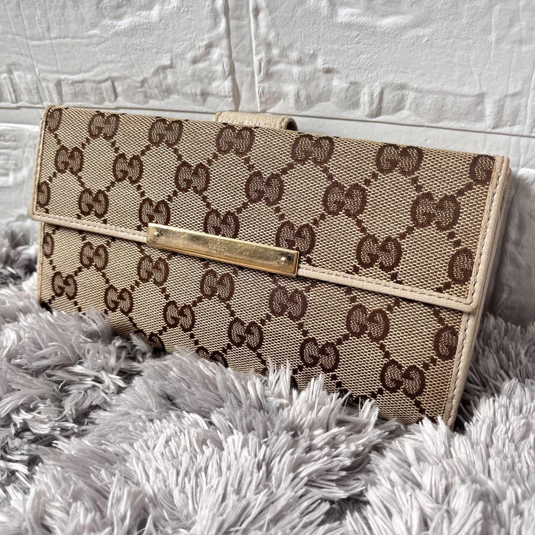 良品✨GUCCI GGキャンバス ゴールドプレート　長財布　アイボリー　Wホック