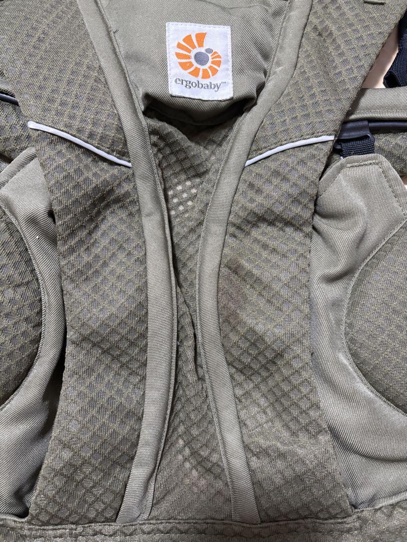 ergobaby 抱っこ紐 オリーブグリーン
