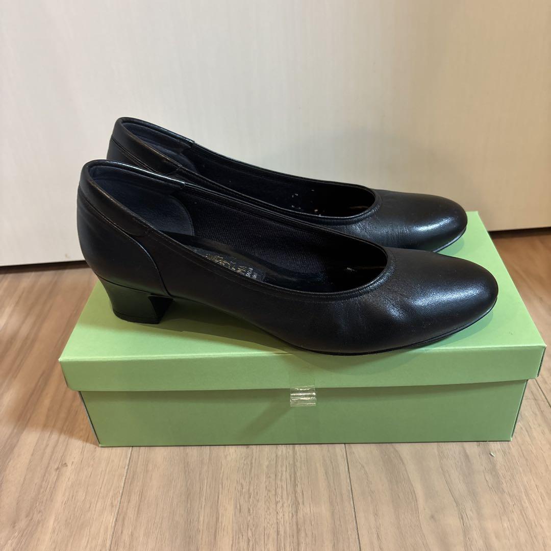 MIHAMA ブラックパンプス 24cm