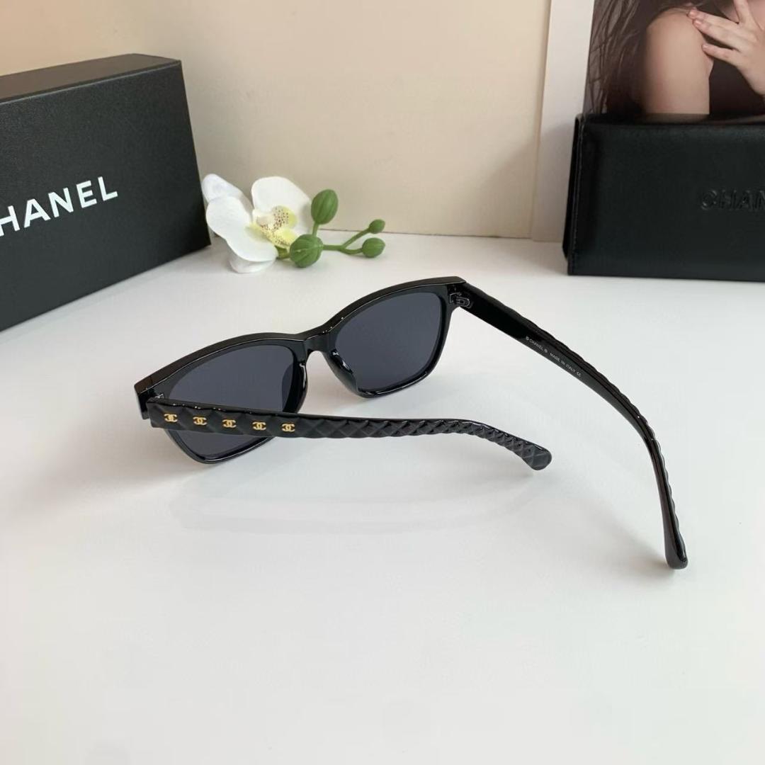 CHANEL キャットアイサングラス ブラック　ケース付き 美品 CHANEL ブラック キャットアイサングラス ケース付き