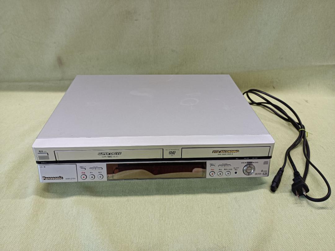 都《TRVXJ》Panasonic　VHS DVDレコーダー　DMR-E70V