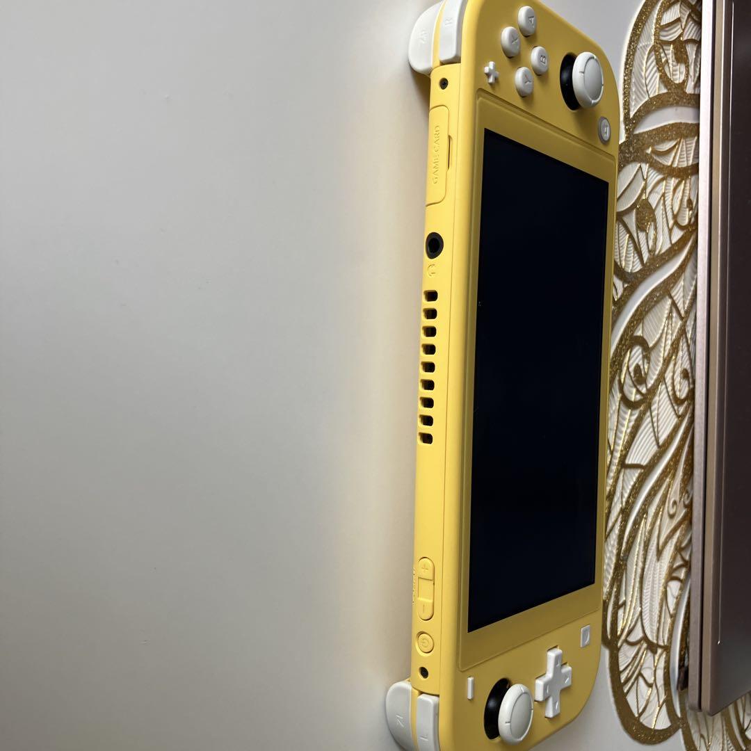 完全動作品中古スイッチライトNintendo Switch Lite イエロー