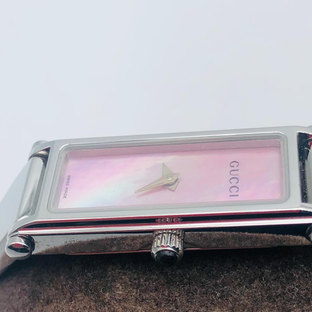 【稼働品】グッチ 1500L ピンクシェル文字盤 バングルウォッチ レディース