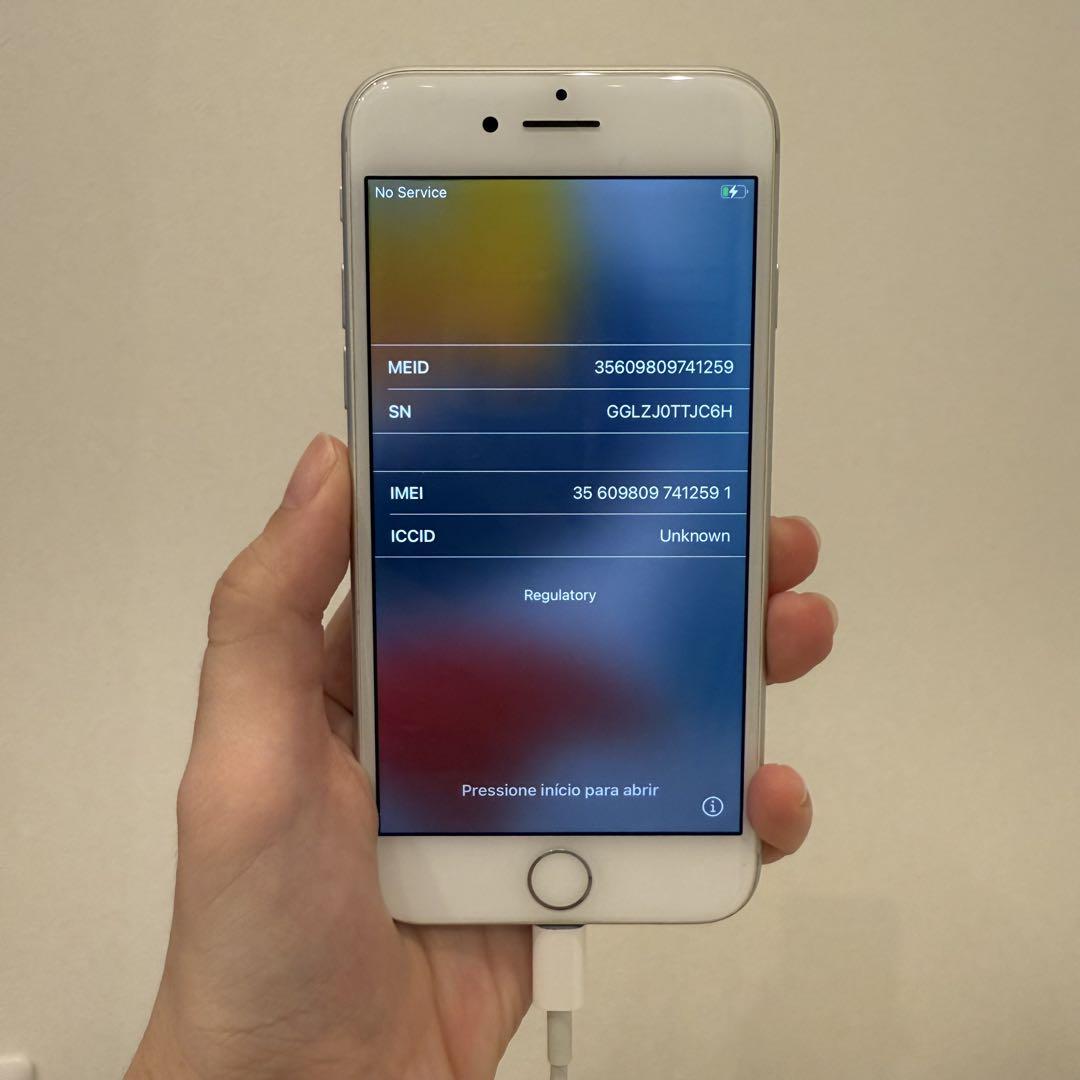 Apple iPhone 8 64GB シルバー 本体