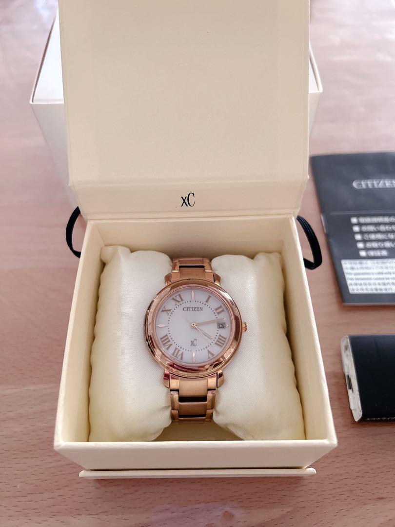 極美品 CITIZEN クロスシー ソーラー式　腕時計 デイト ピンクゴールド CITIZEN xC クロスシー ピンクゴールド 箱付き ソーラー電波