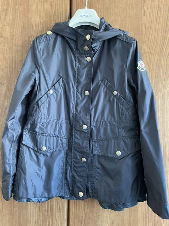 ほぼ未使用 MONCLER ライトジャケット パーカー 140