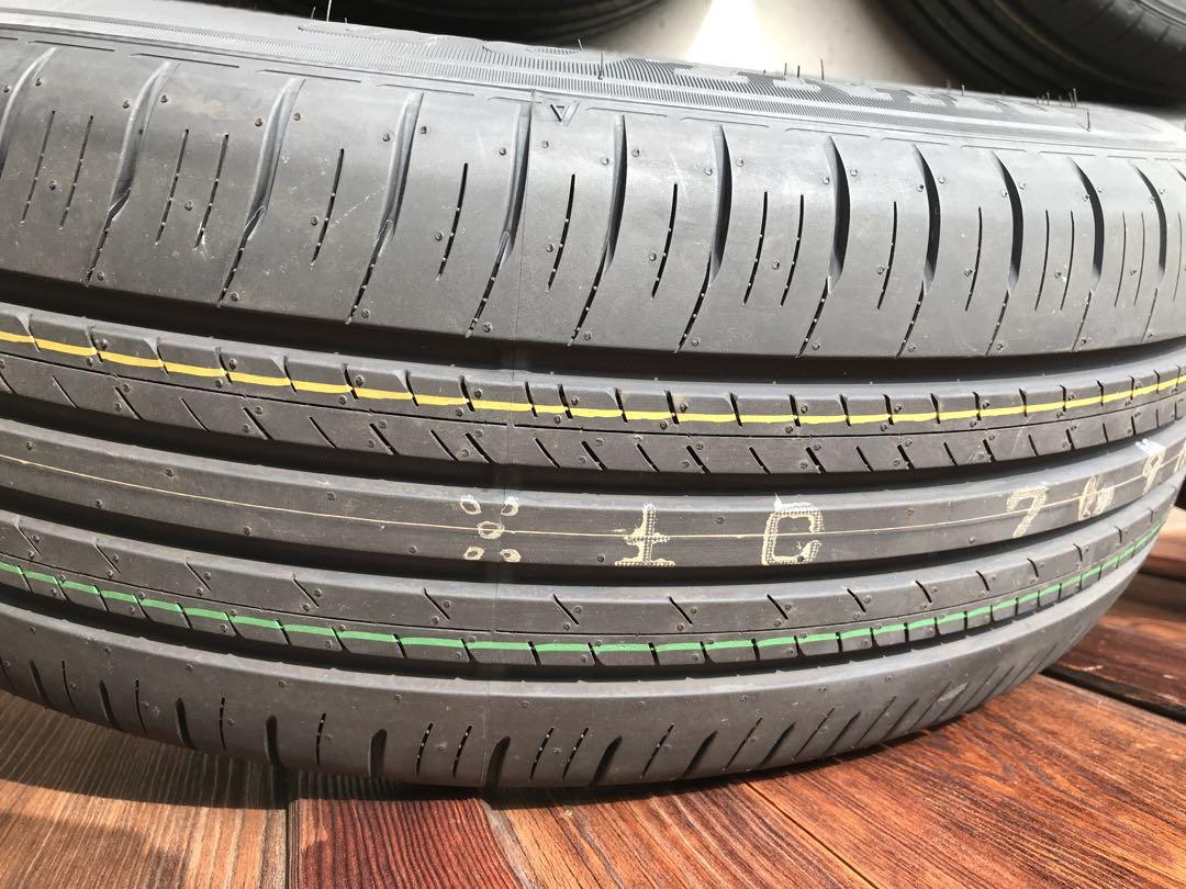 新車外し ダンロップ GRANDTREK 225/60R18 タイヤ 4本 流行 23520円