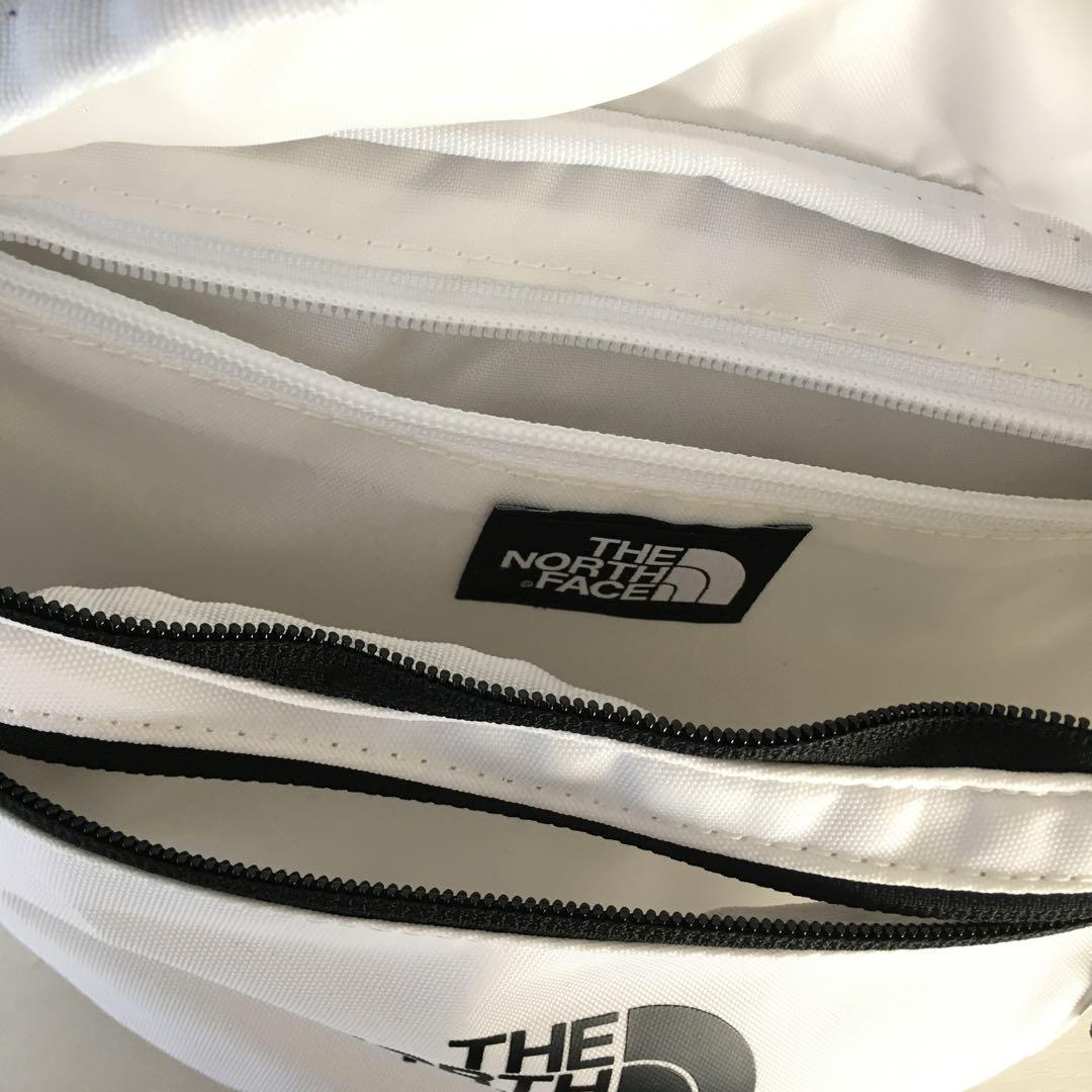 THE NORTH FACE ボディバッグ ホワイト　レディース　調整可能 ノースフェイス バッグ メンズ レディース ボディバッグ