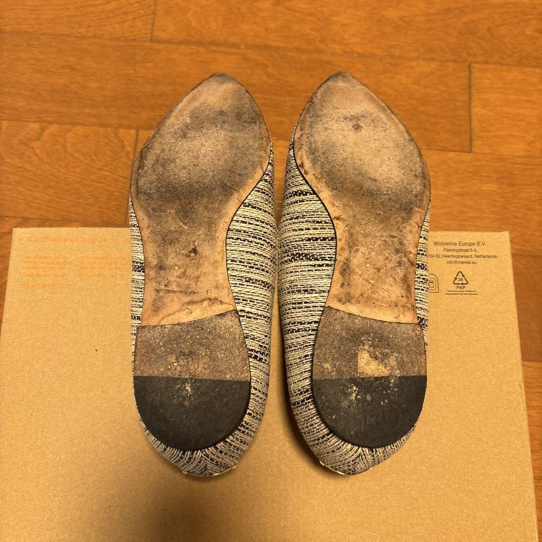 JIMMY CHOO タッセル付きフラットシューズ