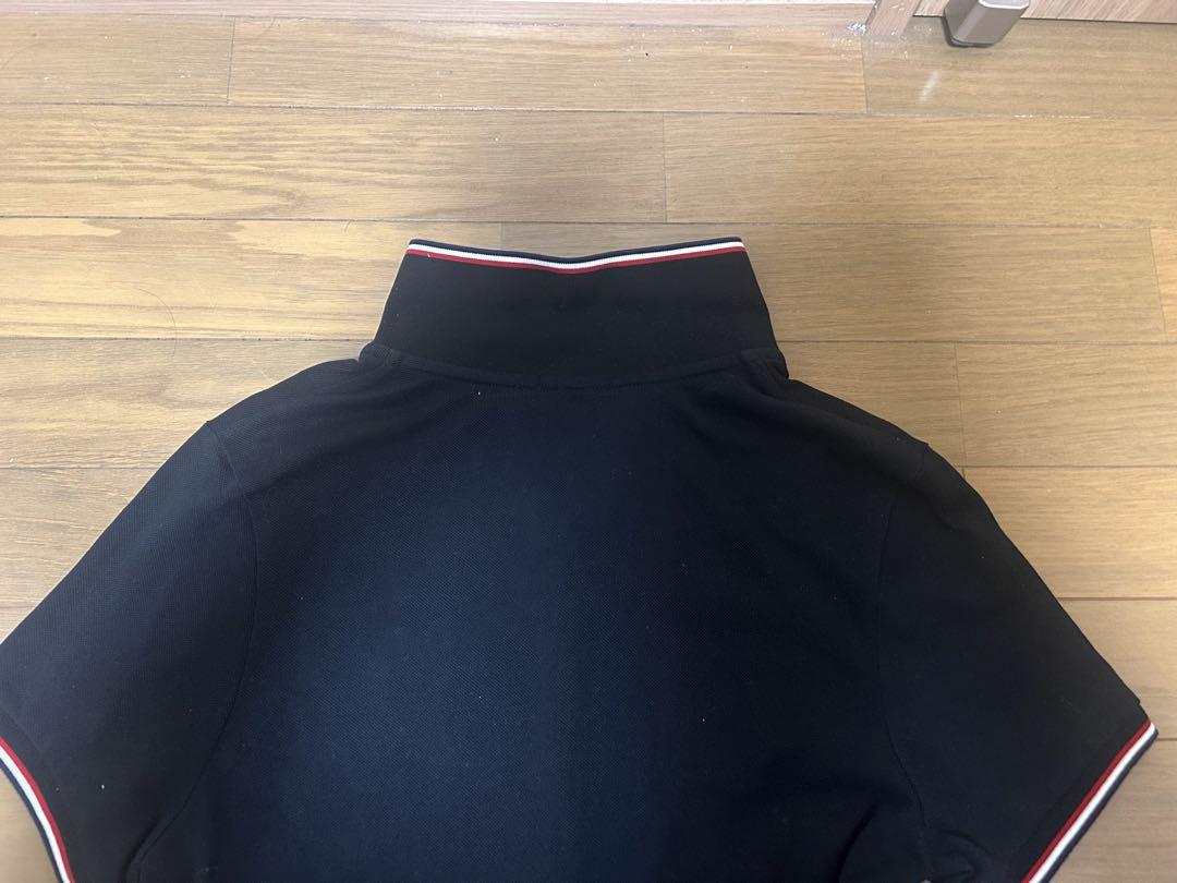 MONCLER 黒ポロシャツ コットン100%