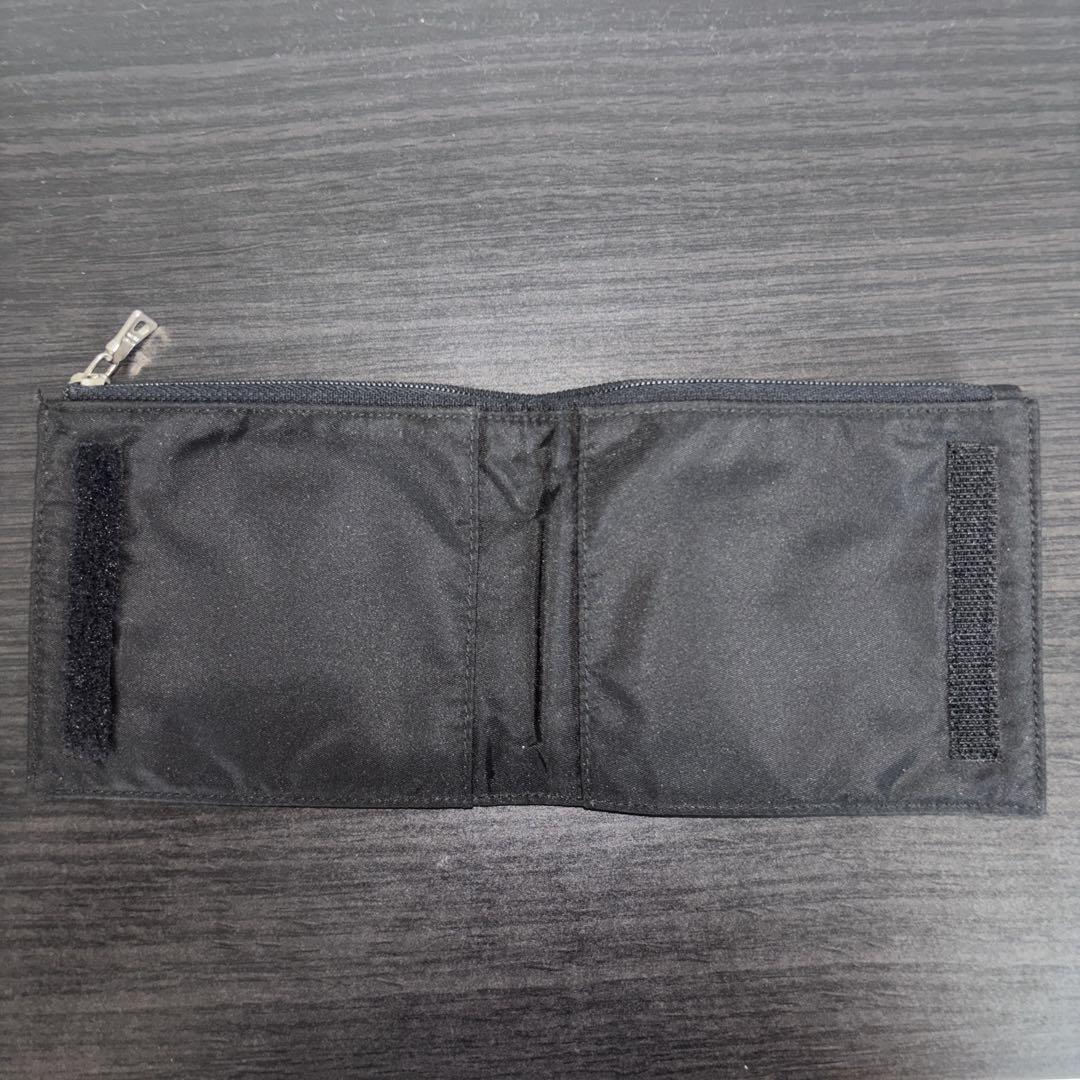 PRADA 二つ折り財布　ブラック