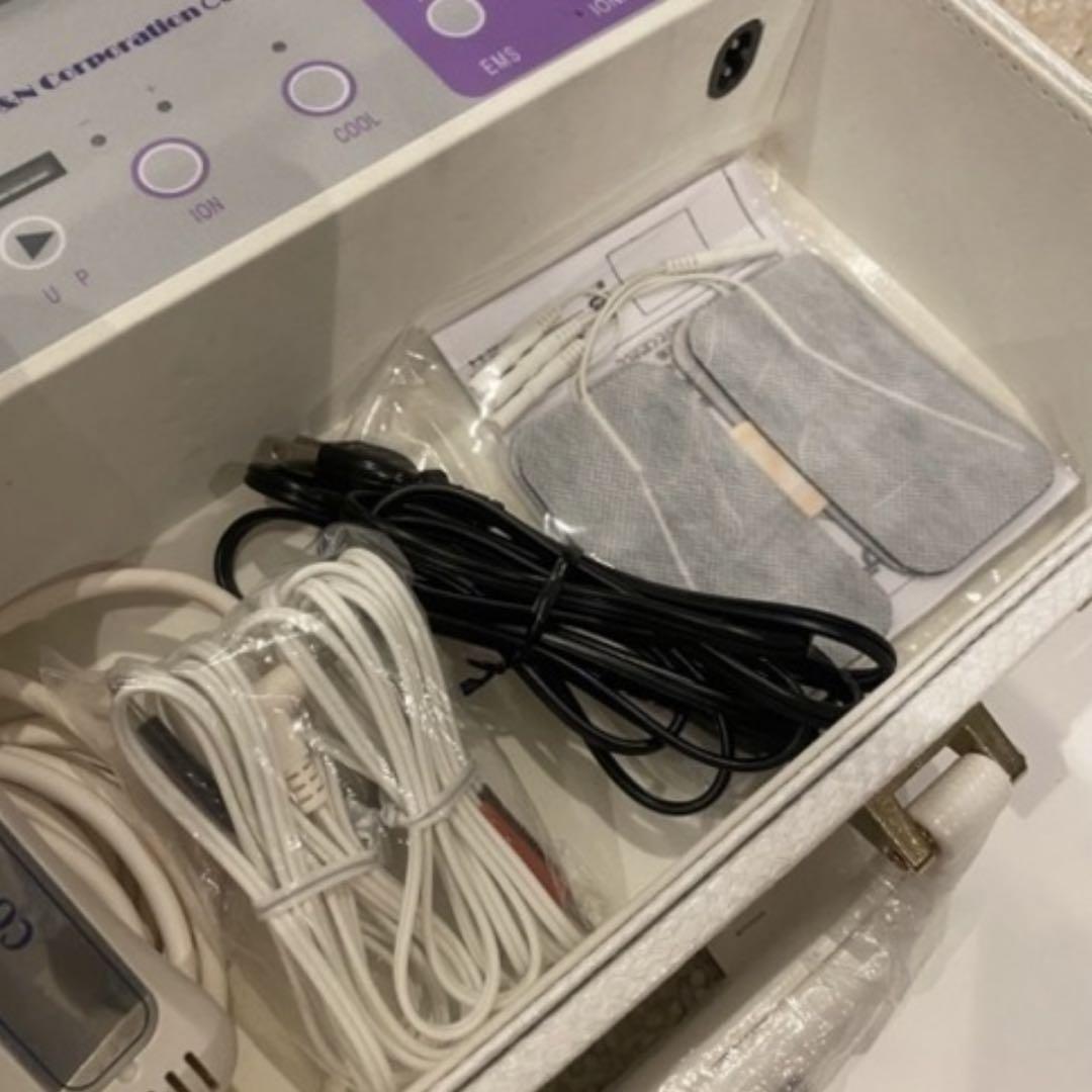 定番の中古商品 未使用】定価30万円 美顔器 (超音波・EMS・ION・COOL) - メルカリ ボディ・フェイスケア