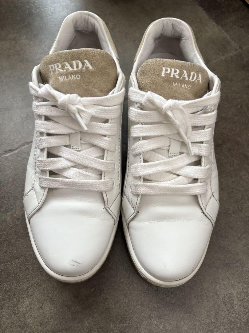 PRADA ホワイトレザースニーカー - メルカリ