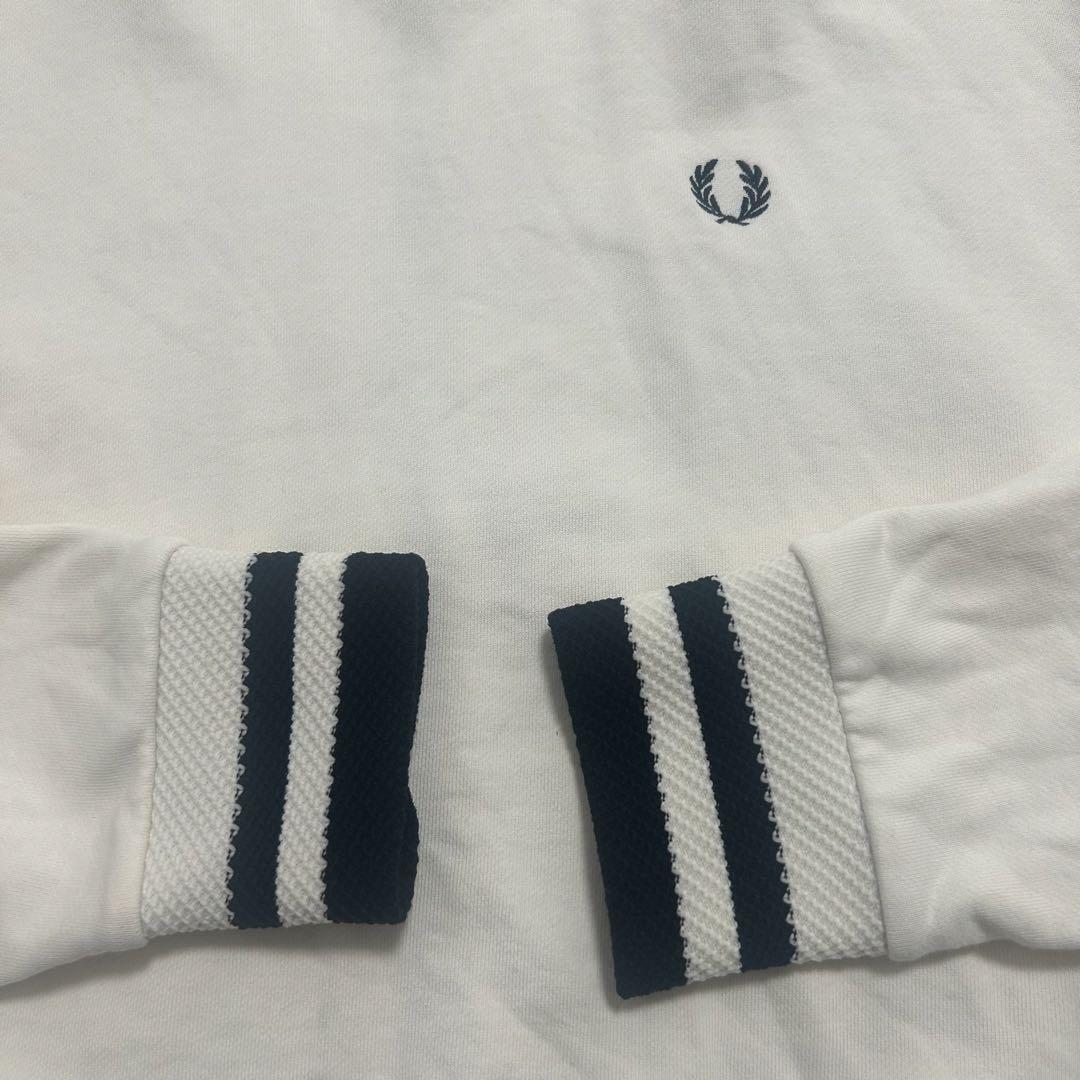 FRED PERRY バックジップスウェット