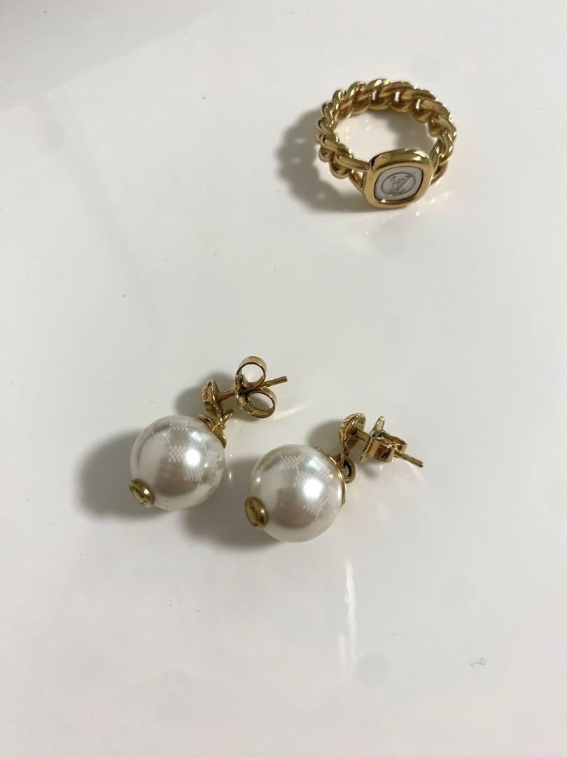 LV パールイヤリング