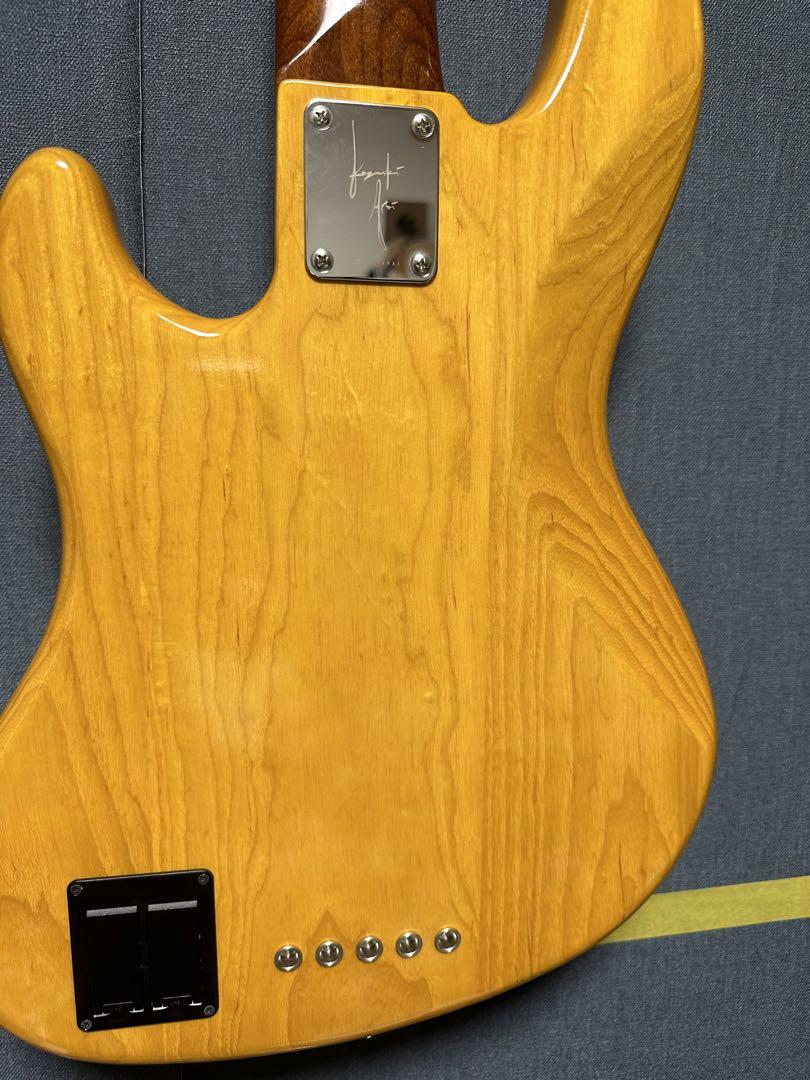 Deluxe Jazz Bass® V, Kazuki Arai Edition