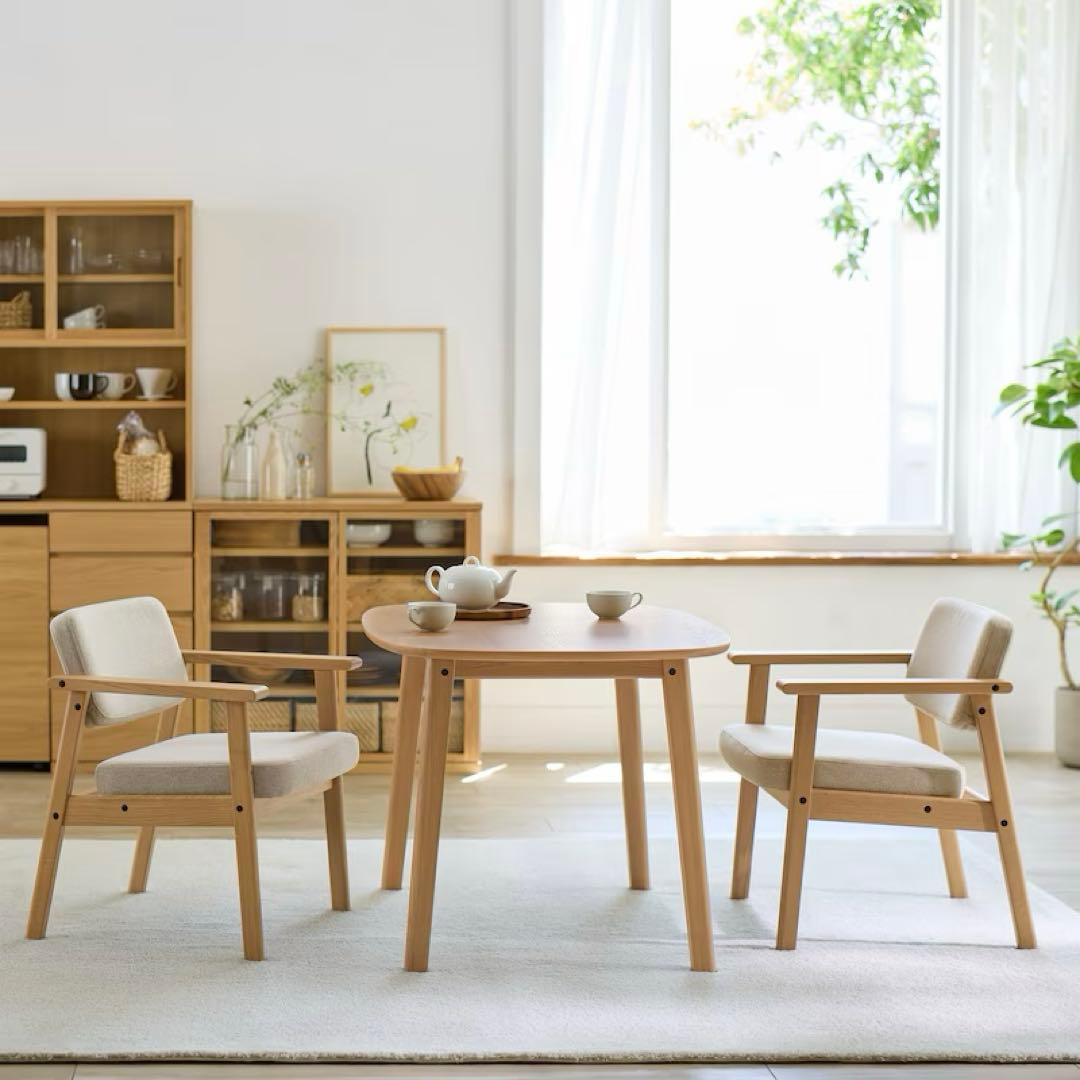 高さが変えられるテーブル無印