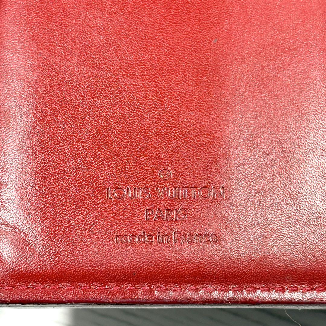 VUITTON