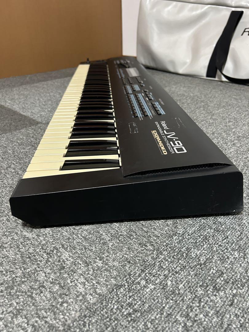 Roland JV-90 ローランド シンセサイザー ケース付き 動作確認済み Roland JV-90 ローランド シンセサイザー ケース付き 動作確認