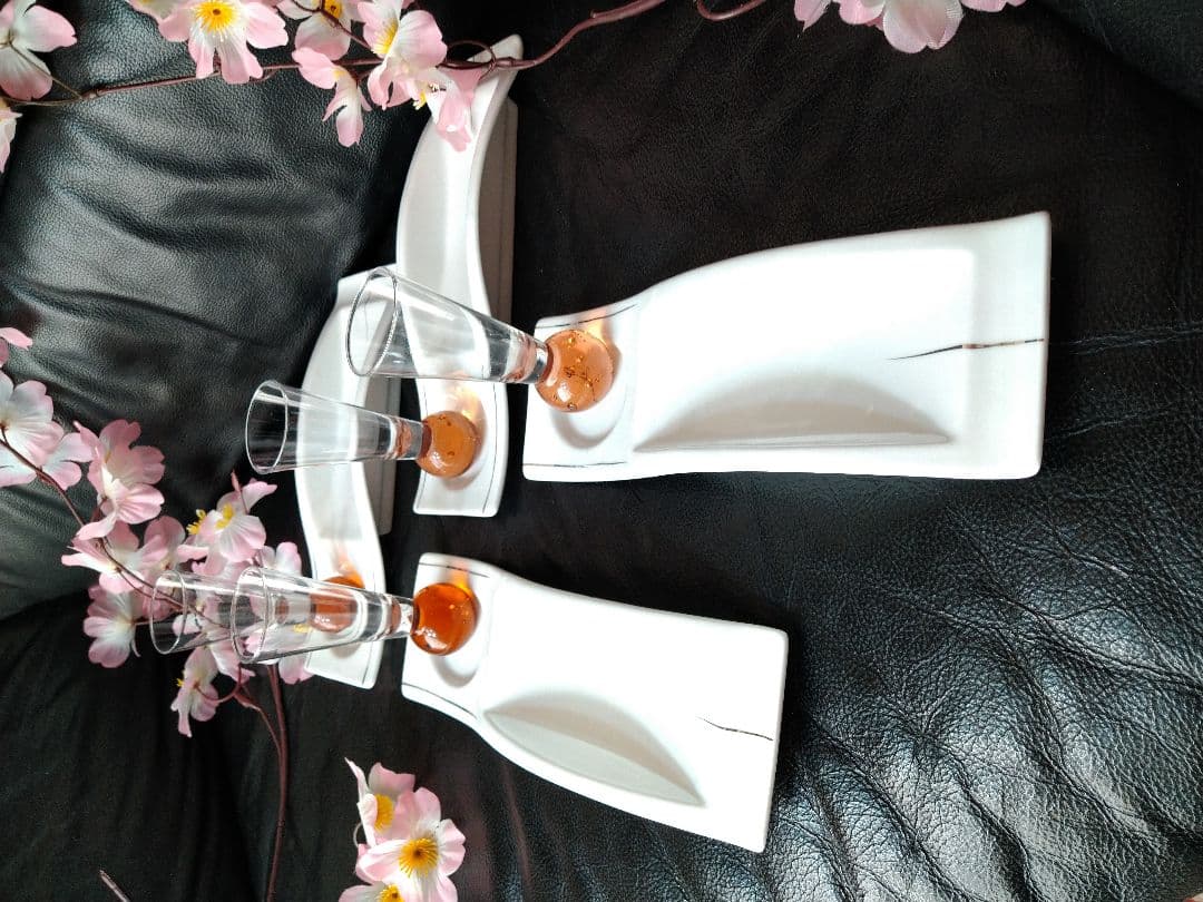 ⬛オシャレで⬛素敵な８角切子グラス付⬛【2ステージ演出素敵な銀彩白長皿】４組