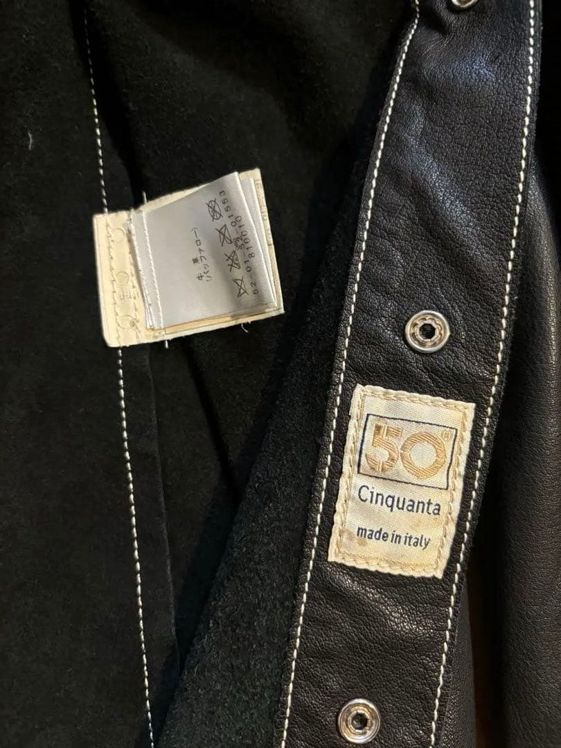 黒　レザーシャツ