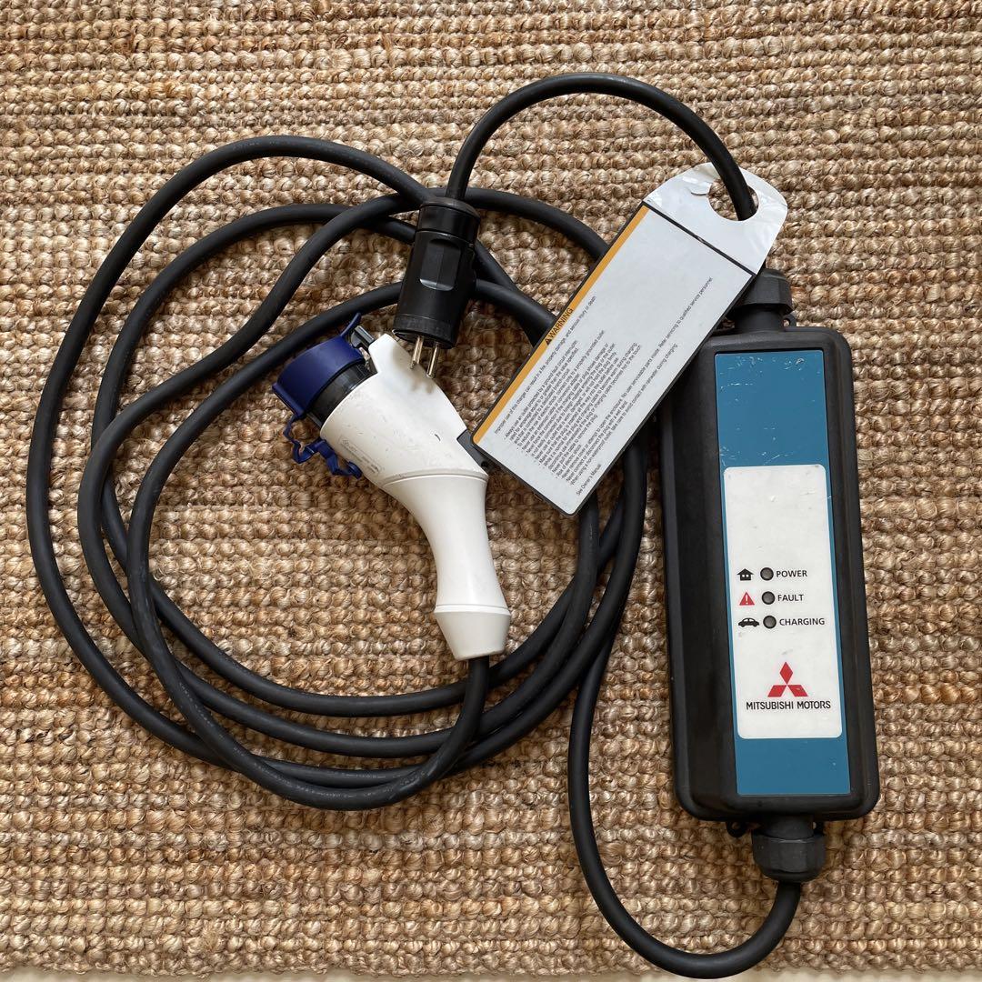三菱 アウトランダー PHEV純正200V充電ケーブル 特価】三菱アウトランダーPHEV純正200V充電ケーブル