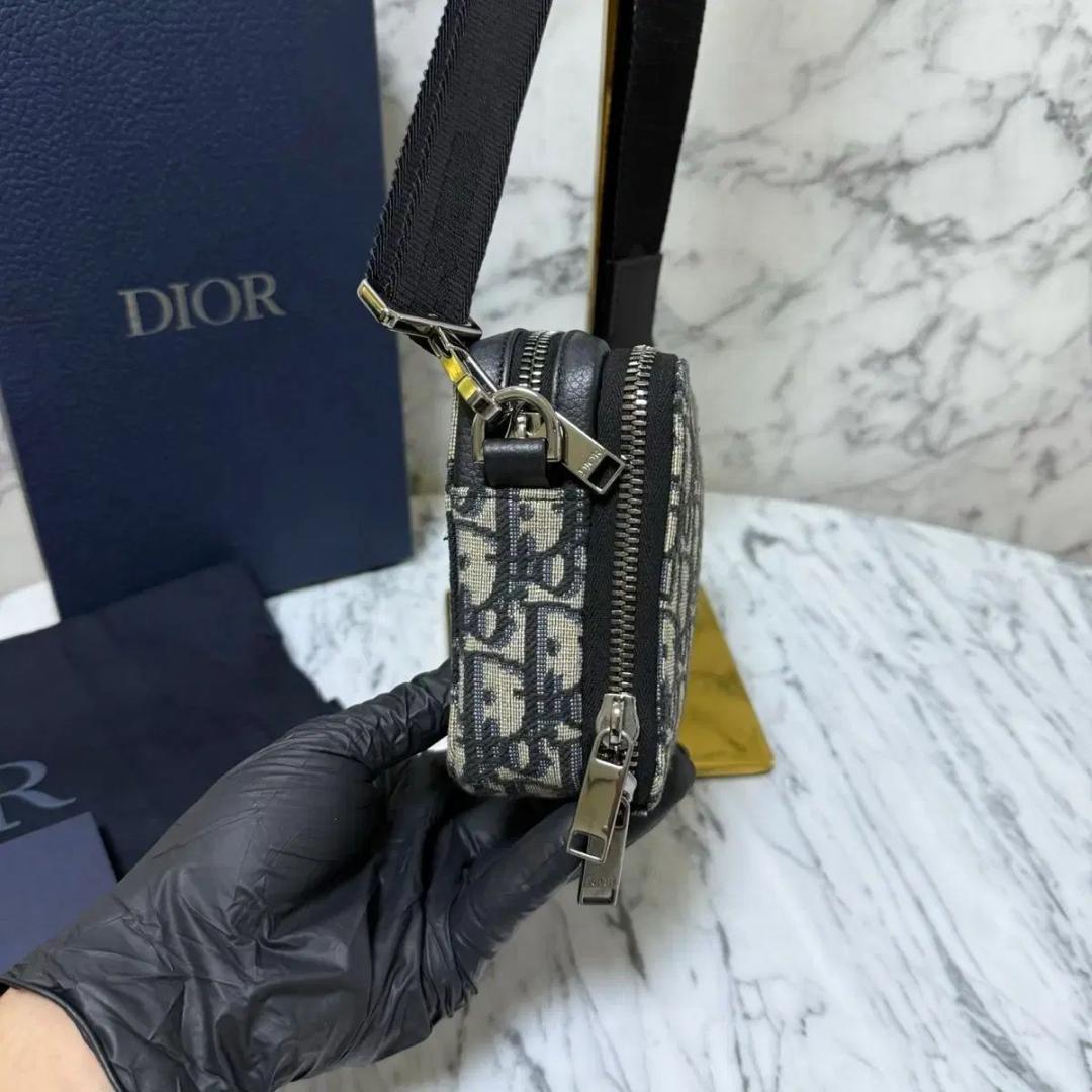 Dior モノグラム ショルダーバッグ Dior モノグラム ショルダーバッグ