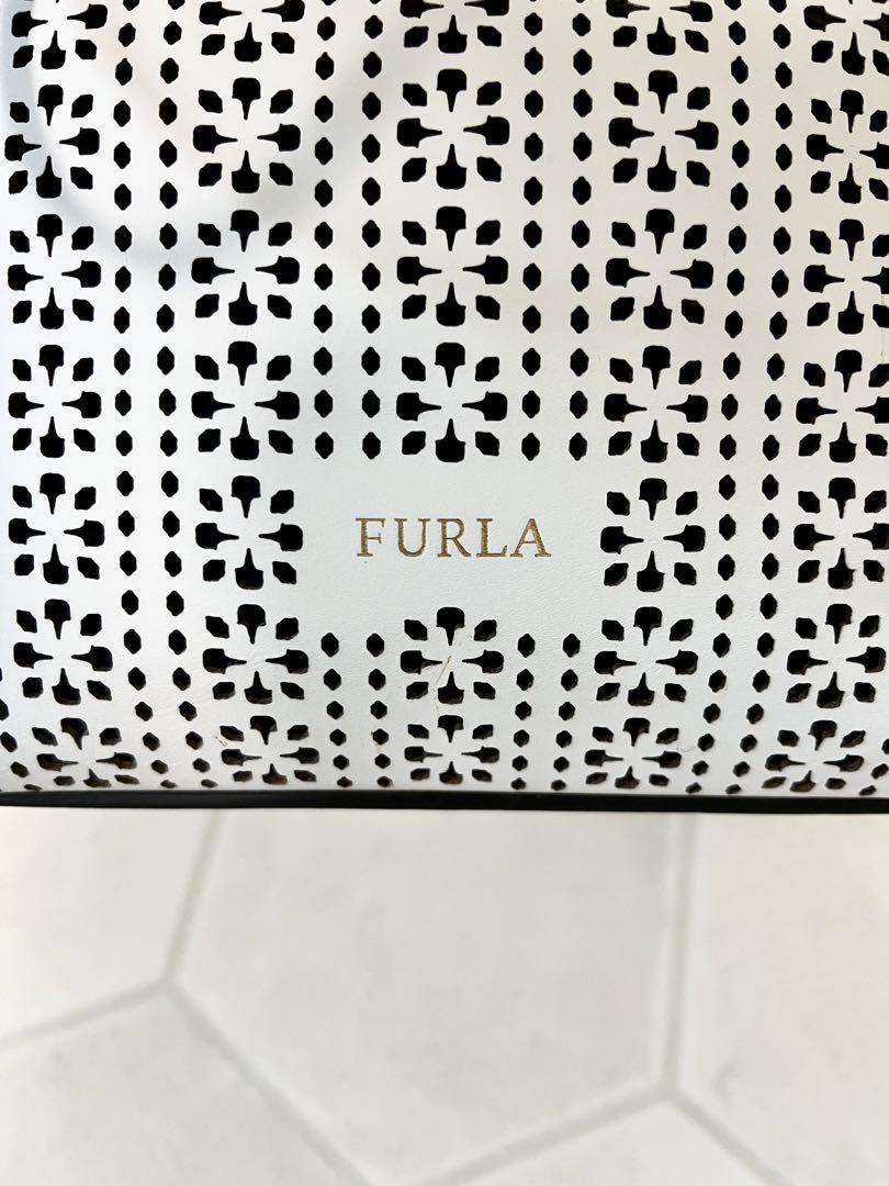 【美品】FURLA コスタンザ 巾着 2way パンチング ホワイト 白