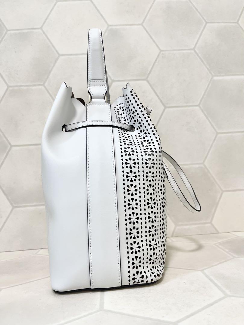 【美品】FURLA コスタンザ 巾着 2way パンチング ホワイト 白