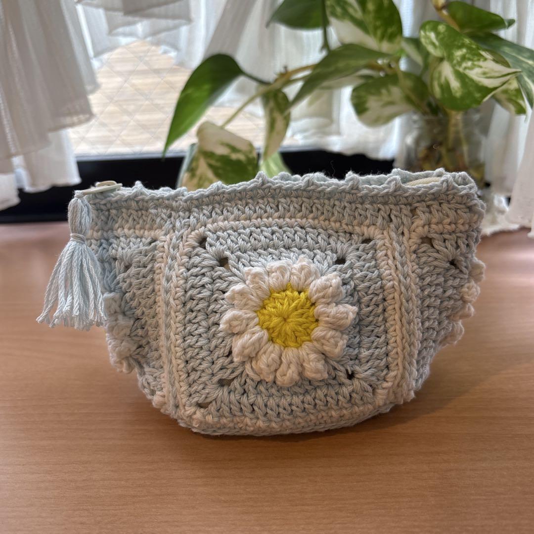 ハンドメイド　かぎ編みファスナーポーチ　ポケットティッシュケース　モチーフ編み