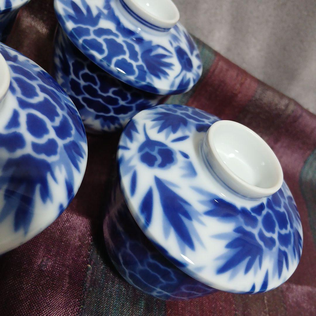 青い花柄の陶器製茶碗 青色花柄陶器茶碗 - メルカリ