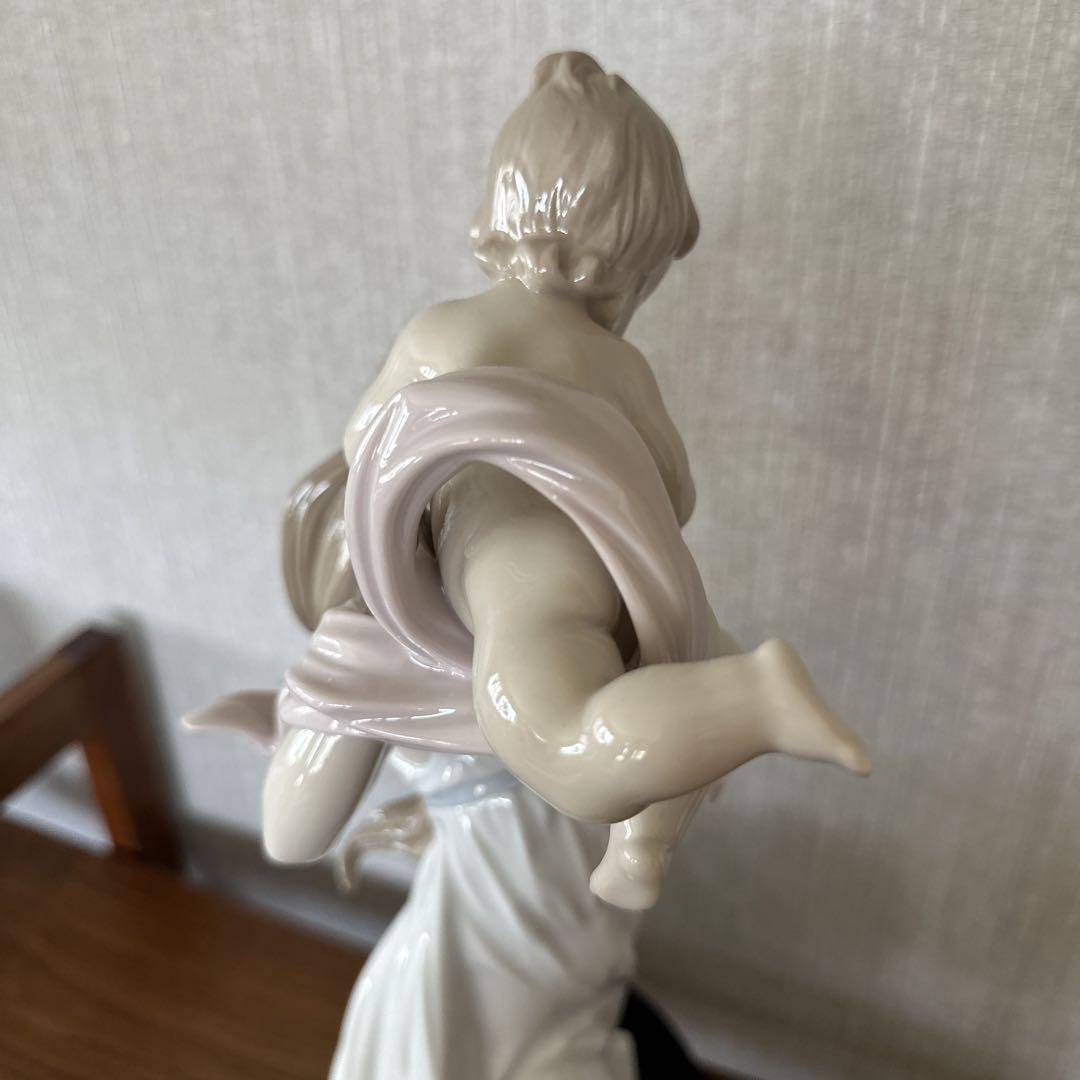 リヤドロ LLADRO No.6858 『幸せの瞬間』