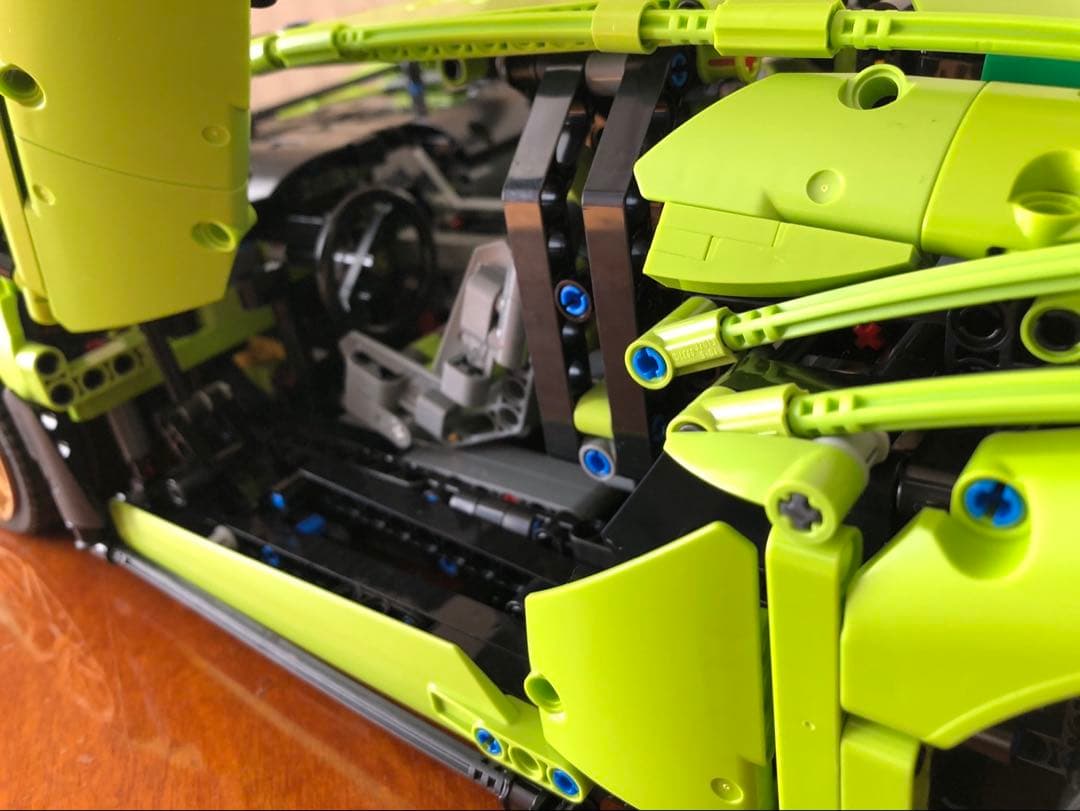 ランボルギーニとポルシェせっ目立った傷や汚れなし