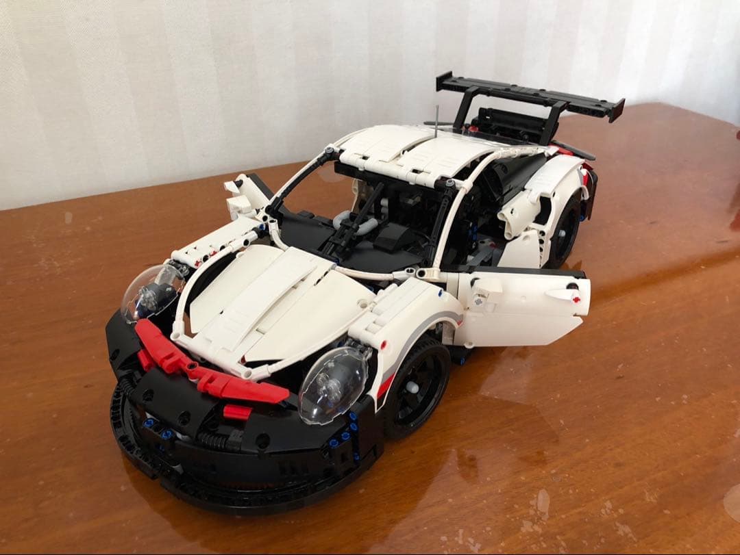 LEGレゴ ランボルギーニとポルシェせっ目立った傷や汚れなし