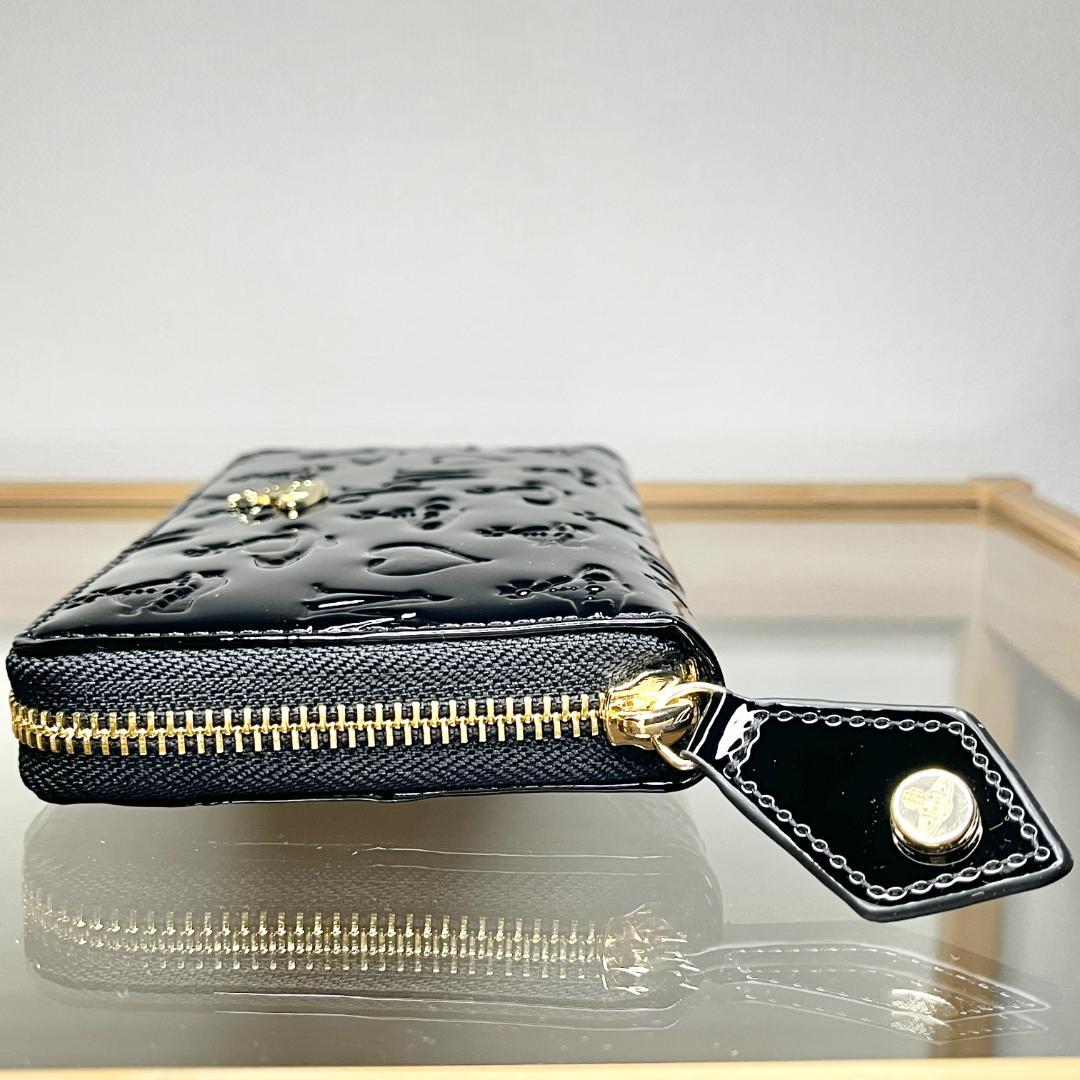 【新品未使用】VivienneWestwood　長財布　ブラックエナメル