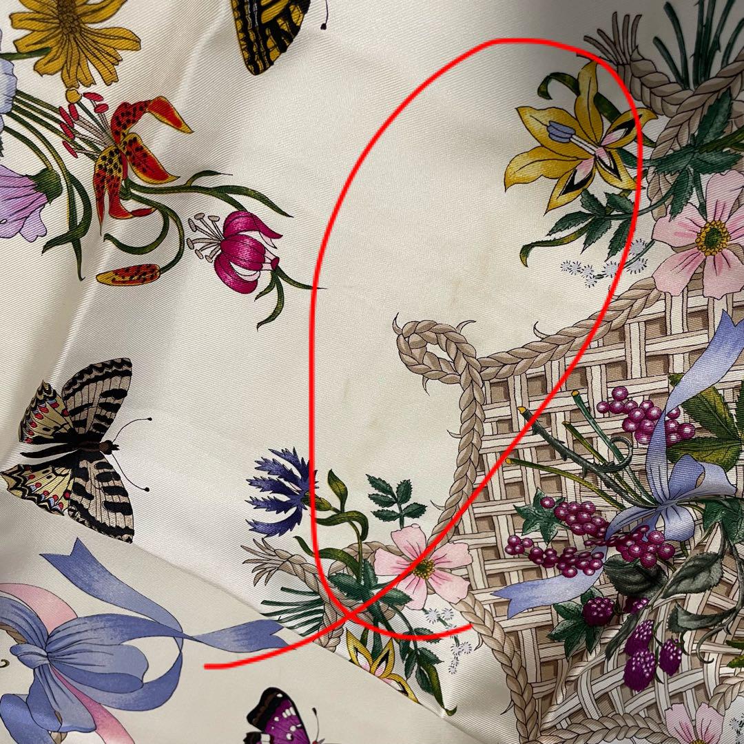 GUCCI グッチ 花柄 ヴィンテージシルク大判スカーフ　イタリア製 85cm