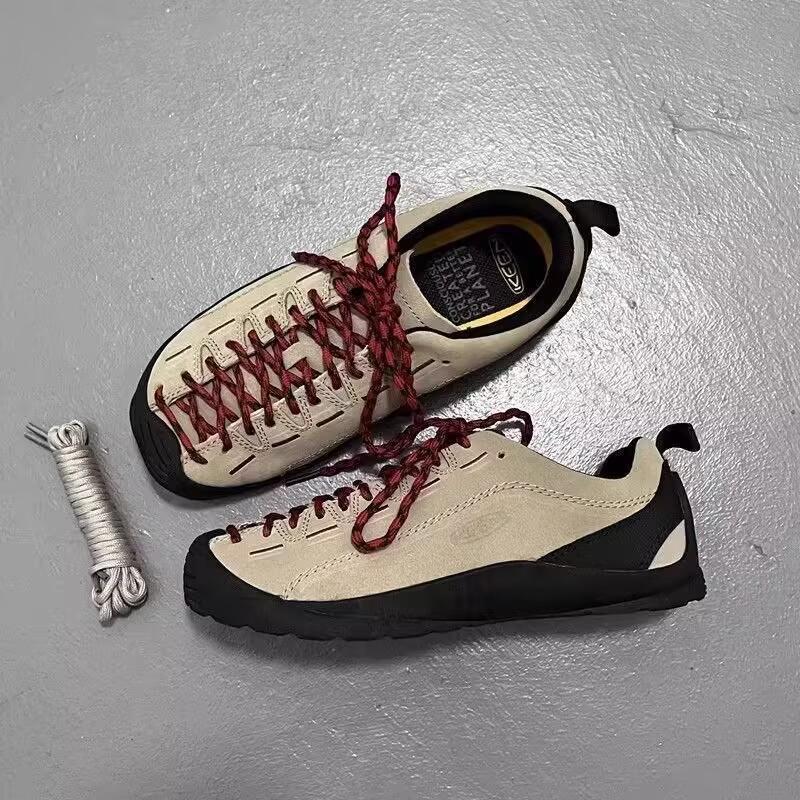 KEEN 24cm新品トレッキングシューズ ベージュ/ブラック - メルカリ