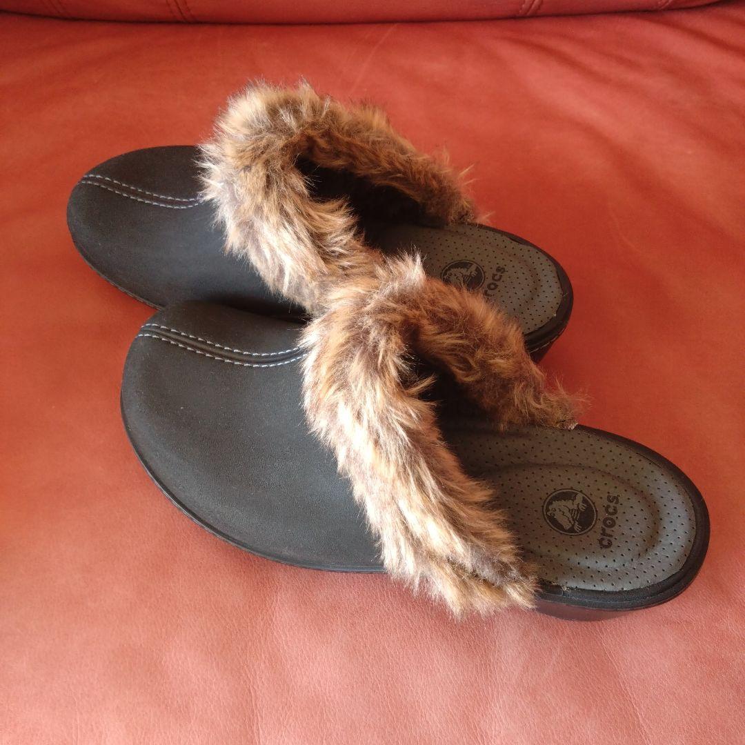 Crocs コブラーボア付き