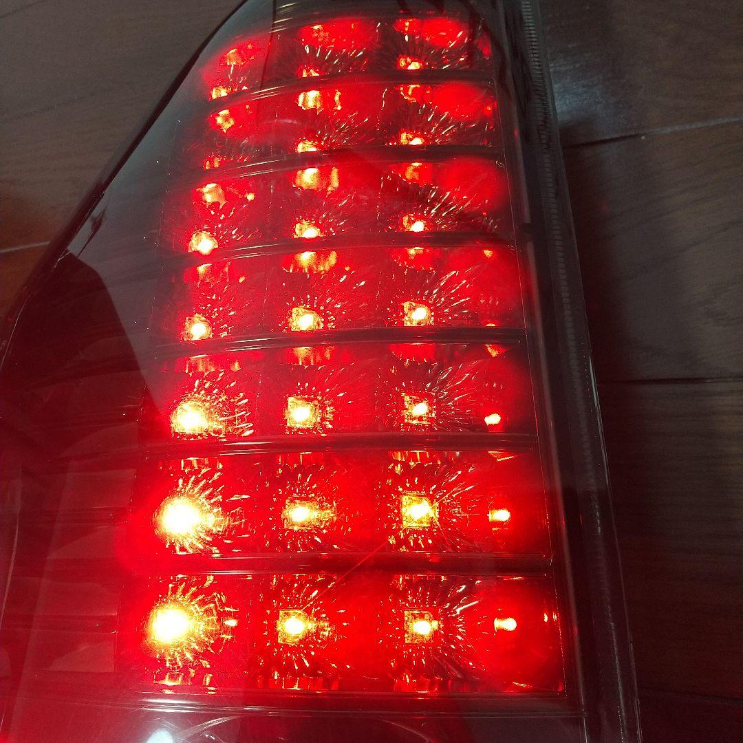 Valenti LEDテール ノア ヴォクシー VOXY 70系