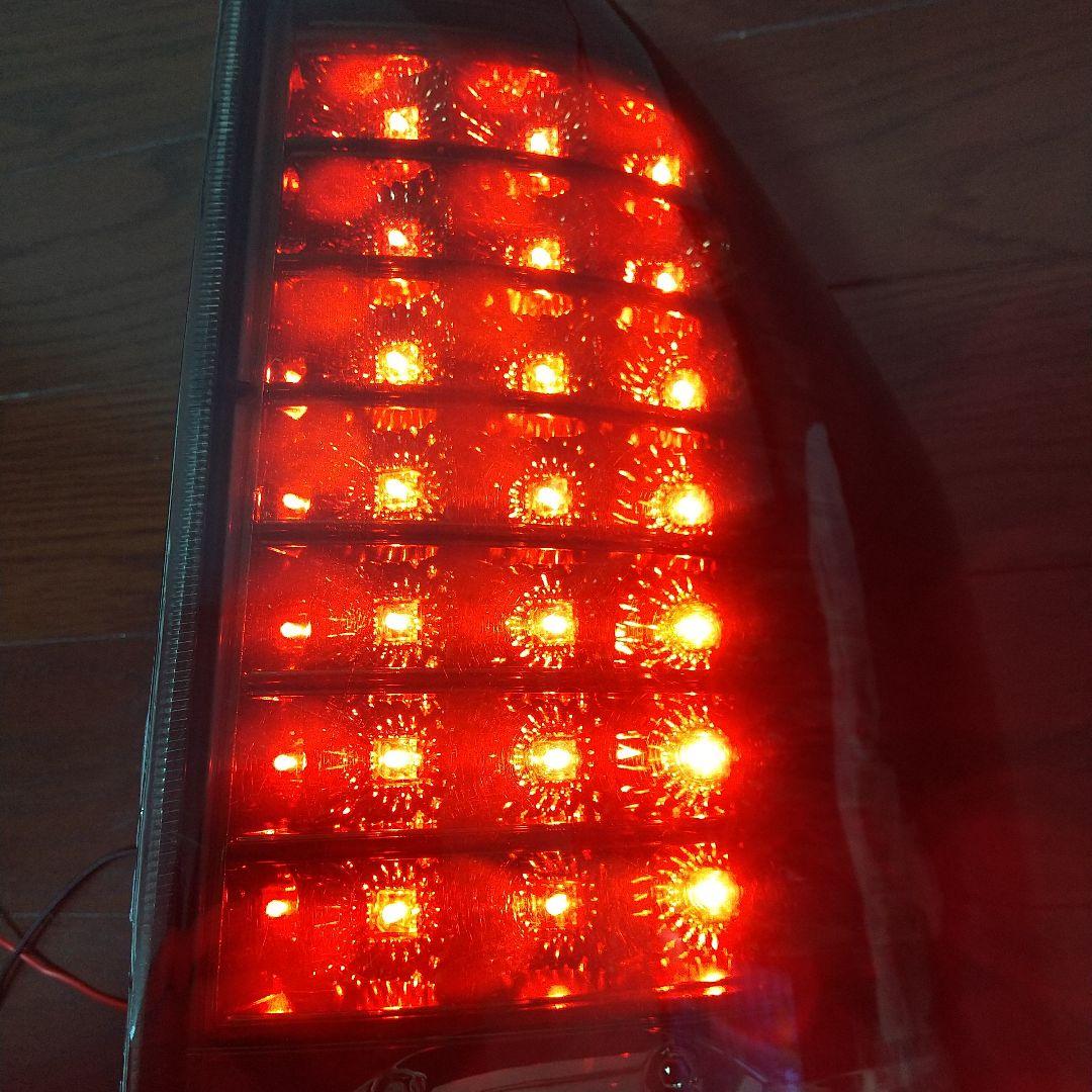 Valenti LEDテール ノア ヴォクシー VOXY 70系