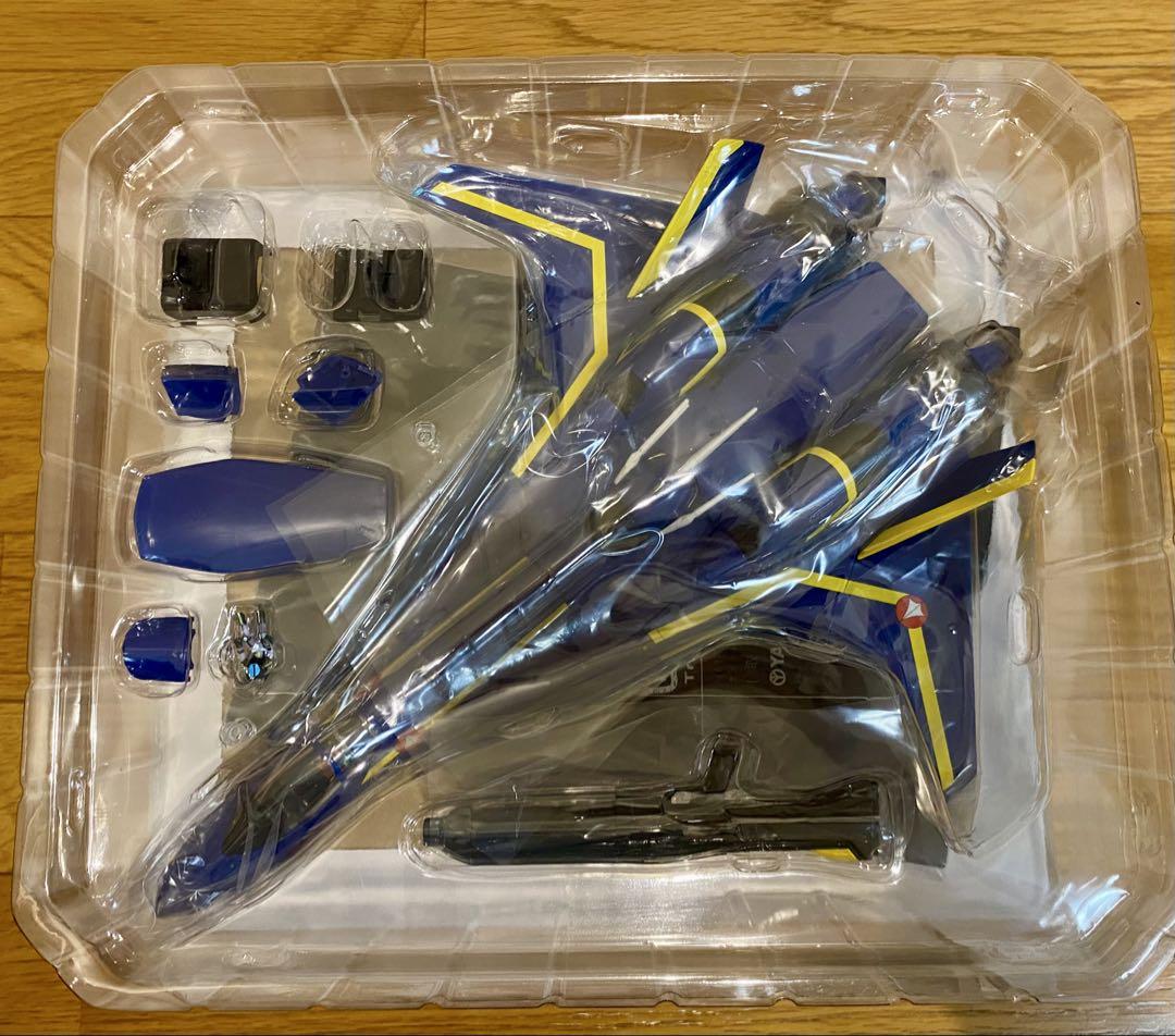YAMATO マクロス 1/60 完全変形 VF-19S エメラルドフォース仕様