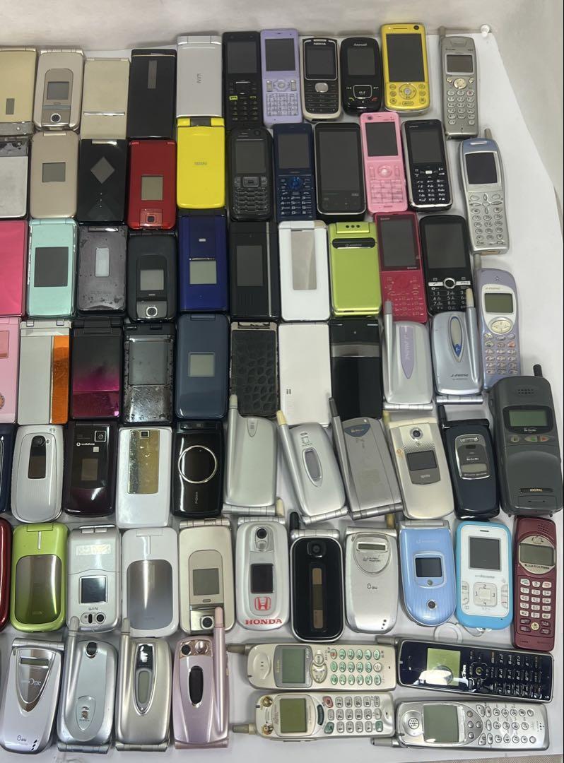 携帯電話 ジャンク まとめて 100台以上 携帯 ガラケー 部品取り大量 ④ 携帯電話 ジャンク まとめて 100台以上 携帯 ガラケー 部品取り