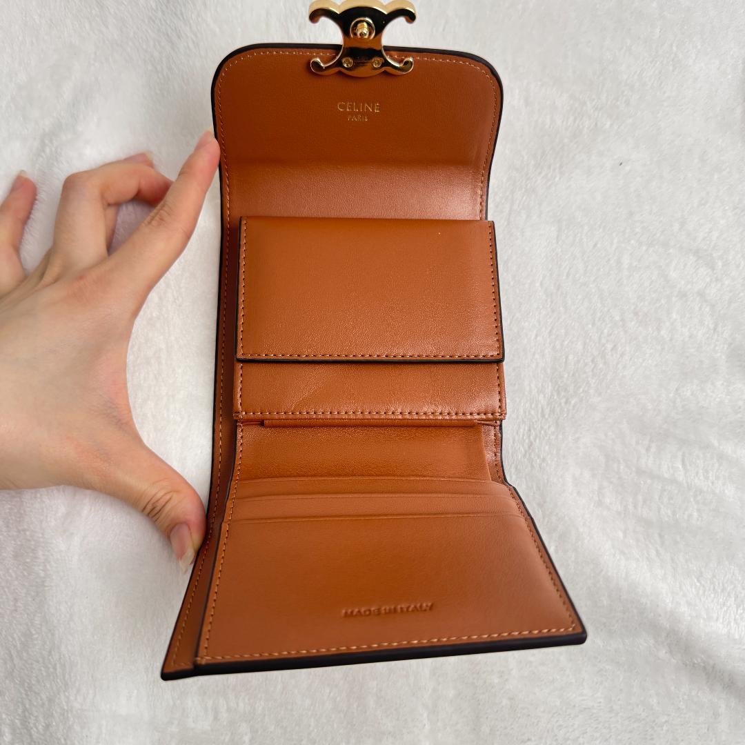 セリーヌ　トリオンフ　三つ折り財布