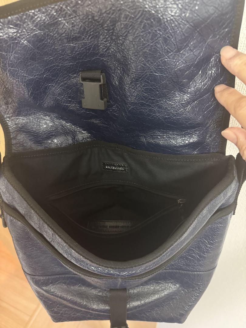 BALENCIAGA ネイビーショルダーバッグ