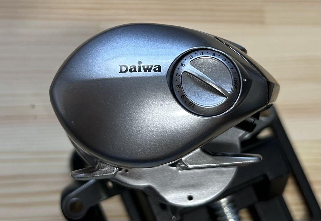 ダイワ Daiwa ベイトリール エクセラー シルバー 左ダブル