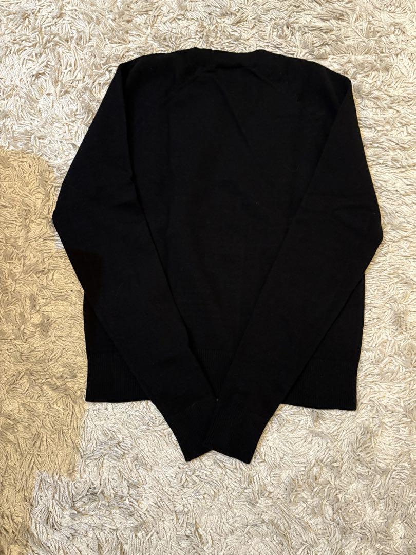 PATOU ブラック ロゴ入り 長袖セーター