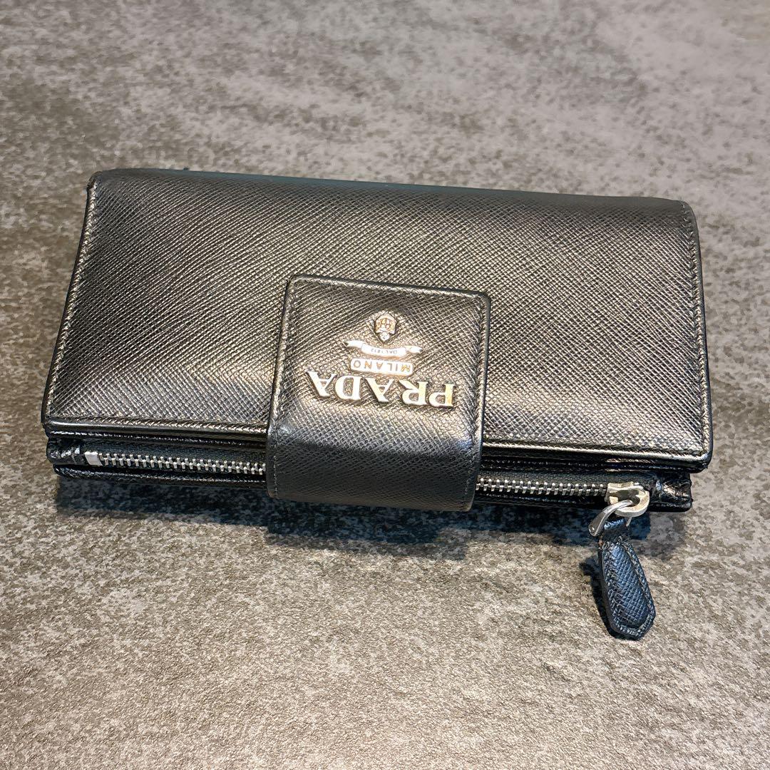 PRADA プラダ　長財布　フラップ　ブラック　レディース　サフィアーノ　4室